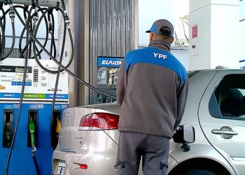YPF baja las naftas 1% y el gas oil 2%