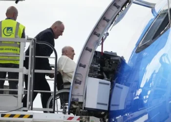 El Papa lamentó el brutal ataque terrorista en Burkina Faso antes de viajar por Asia y Oceanía