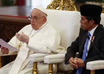 El Papa insta a Indonesia a cumplir su promesa de armonía interreligiosa y a combatir el extremismo