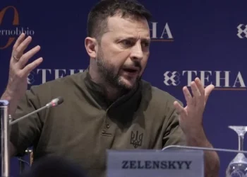 Zelenski denuncia que Rusia lanza 4.000 bombas al mes sobre Ucrania y usa misiles de Irán