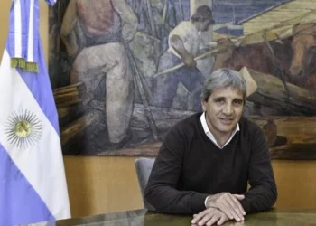 Caputo destacó el diálogo con los gobernadores y criticó al kirchnerismo