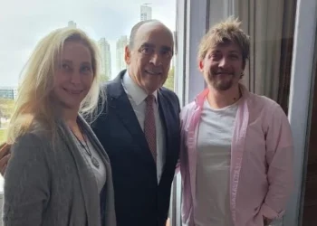 El Gobierno difundió una foto de Karina Milei, Francos y Santiago Caputo para negar versiones de internas