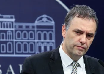 Adorni, contra las críticas de la oposición al asado en Olivos: «Hacían fiestas clandestinas durante la cuarentena»