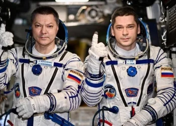Dos astronautas rusos baten el récord de estancia más larga en la Estación Espacial Internacional