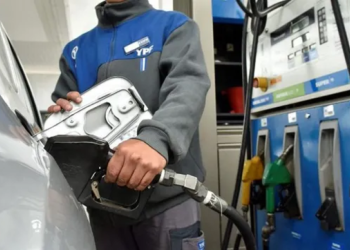Nueva medida del gobierno nacional: Estaciones de servicio deberán informar a los clientes si cobran tasas municipales