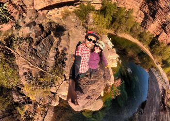 Son de Colombia, recorren Sudamérica en una Lada Niva y enloquecieron con el “pueblo fantasma” de San Rafael