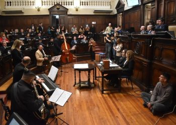 La Orquesta Municipal de San Rafael y una excelsa interpretación del Himno en la Legislatura