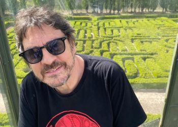 Felipe Pigna embelesado con el Laberinto de Borges