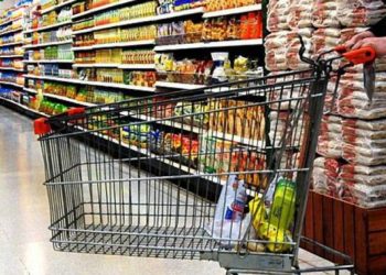 Por la crisis, cambiaron los hábitos de consumo: cuáles son los productos que desaparecieron del changuito