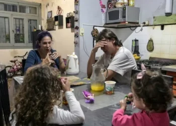 La clase media ya se autopercibe pobre, con las urnas a la vuelta de la esquina