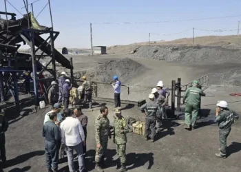 Al menos 30 muertos por una explosión en una mina de carbón en Irán