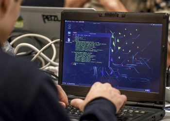 Delitos informáticos: la Policía y la DGE desarrollan capacitaciones sobre cómo prevenir los ciberdelitos