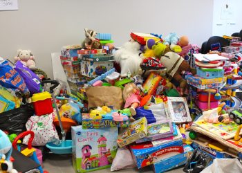 Estudiantes del Normal entregaron donaciones a un hogar de niños judicializados