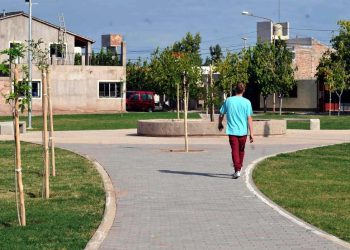 Un proyecto propone convertir terrenos baldíos en plazas