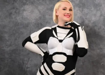 Una neuquina se puso un chip en el cuerpo y se cree «robot»