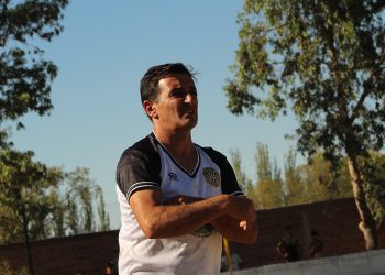 Gustavo Espinosa dejó de ser el entrenador de Monte Comán