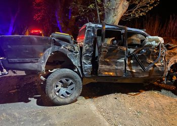 Un hombre grave tras chocar con un árbol en El Tropezón