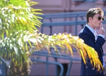 Informan cuánto gana Santiago Caputo, pero evitan dar precisiones sobre sus actividades