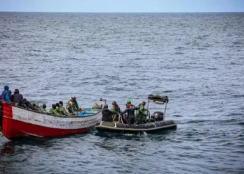 La Marina Real marroquí rescata a 50 migrantes subsaharianos y asiáticos en el Atlántico