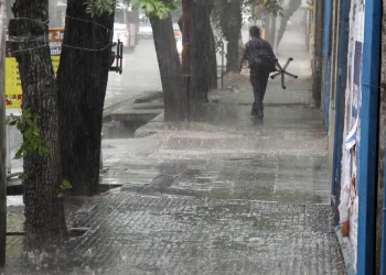 ¿Mendoza será alcanzada por la “lluvia negra”?