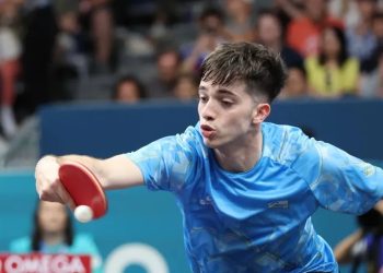Santiago Lorenzo juega el WTT China Smash de tenis de mesa