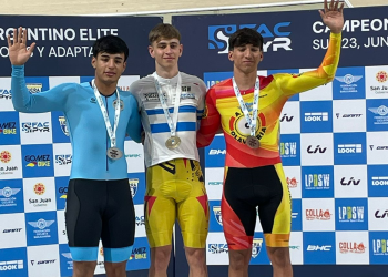 Abril Ureta y Tiago Rivera comenzaron su participación en el Argentino de Pista