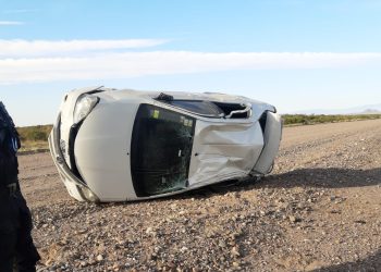 Alvear: un hombre lesionado tras volcar con su auto