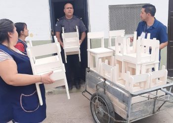 Alumnos sanrafaelinos en contexto de encierro fabricaron mobiliario para un jardín de infantes