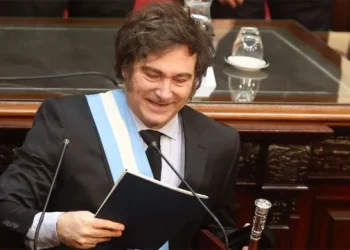 El PBI de la Argentina cayó 3,4% en los primeros seis meses del gobierno de Milei
