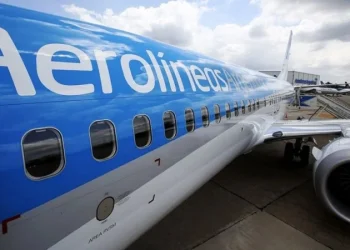 ¿Cuánto gana un empleado de Aerolíneas?: lo que difundió un gremio y lo que dijeron desde la empresa