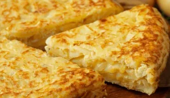 Tortilla de papas: los trucos para que la receta te salga jugosa, esponjosa y no se te pegue