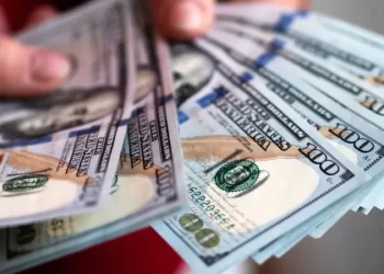 Drástico cambio en el dólar: qué billetes serán rechazados desde octubre y cómo repercute la medida en los argentinos