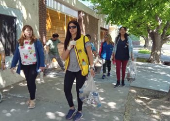 Alumnos de la escuela Tico Russo impulsan el «plogging» en el barrio
