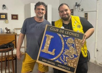 Artista sanrafaelino transforma tapitas de gaseosa en obras de arte