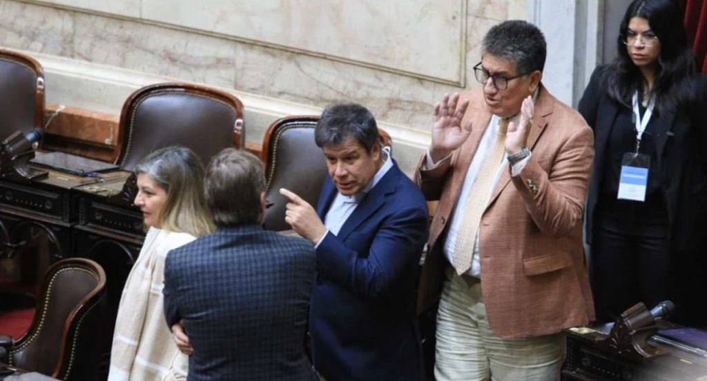 Se partió la UCR en Diputados: 12 legisladores confirmaron su salida del bloque