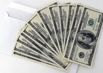 AFIP: ¿cuántos dólares me pueden depositar sin tener problemas en 2024?