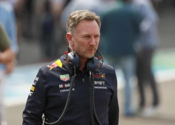 El jefe de equipo de Red Bull confirmó el interés por Colapinto