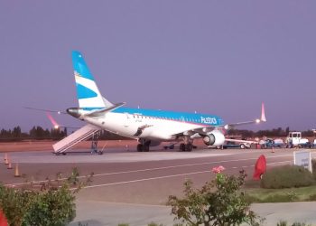Proyecto para privatizar Aerolíneas: San Rafael entre las 18 ciudades en las que solo vuela la línea de bandera