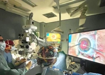 Italia: por primera vez en el mundo operan a un recién nacido de ceguera en ambos ojos