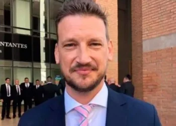 El ex diputado Kiczka utilizaba el canal de YouTube para captar menores