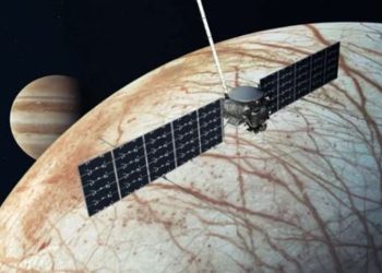 Lanzan una misión para explorar la luna helada de Júpiter y su océano subterráneo