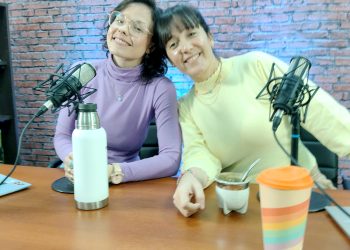 Un espacio de diálogo para las madres: el podcast que transforma la maternidad