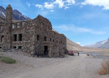 Repararon el camino y ya se puede llegar hasta las ruinas del viejo hotel de El Sosneado