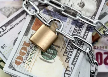 Financial Times: el régimen libertario de Javier Milei no está listo para levantar el cepo cambiario