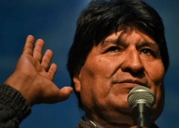 Tensión en Bolivia: dispararon contra el vehículo en el que iba Evo Morales y su chofer terminó herido