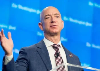 Jeff Bezos decidió que el Washington Post no respalde a Kamala Harris