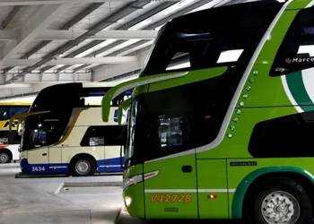 El Gobierno desregula micros de media y larga distancia: todos los detalles