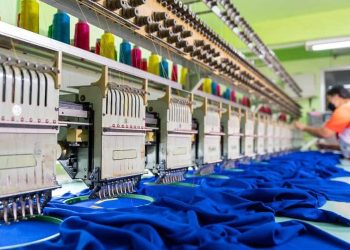 El Gobierno desmanteló medidas de protección al sector textil y desató críticas de los industriales