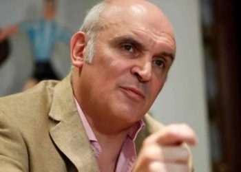 Espert quiere que Cristina Kirchner compita en 2025 para «meterle el último clavo del ataúd al kirchnerismo» con la ex presidenta adentro