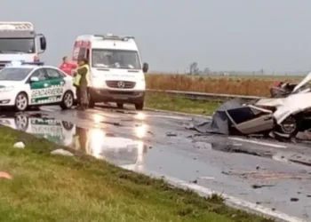 Otra tragedia sobre una ruta argentina: Un hombre y su hijo murieron en un choque mientras seguían a la ambulancia que llevaba a la madre a parir